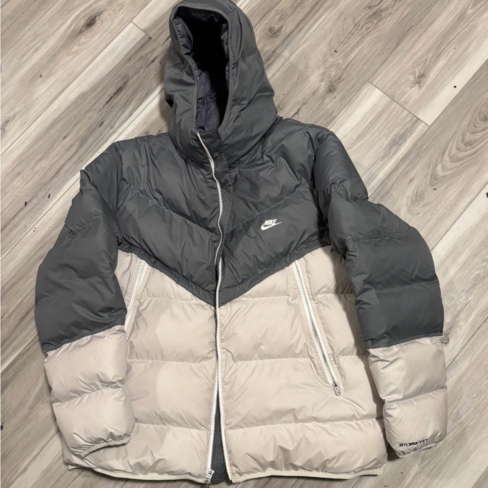 Nike puffer jacket brand new